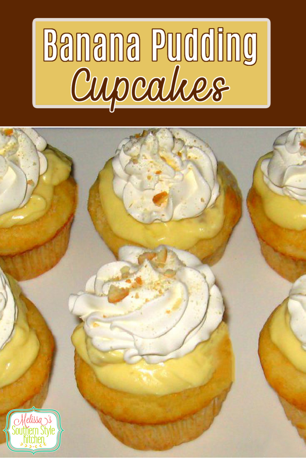Banana Pudding Cupcakes are portable for picnics, barbecues, potluck parties and tailgating #bananapudding #bananapuddingcupcakes #bananas #pudding #southernbananapudding #cupcakes #desserts #dessertfoodrecipes