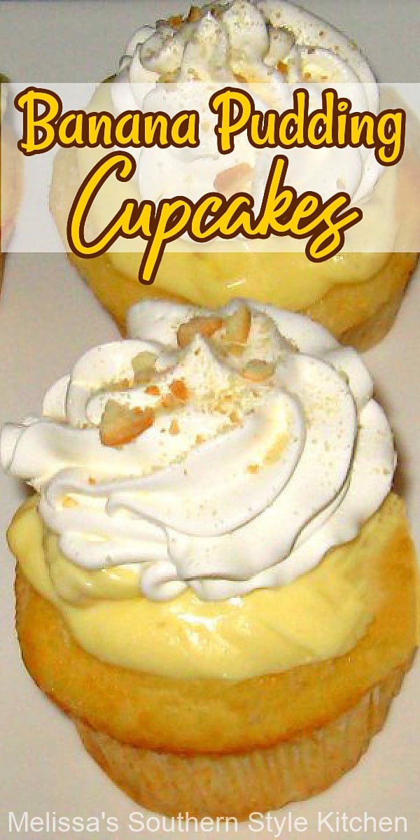 Banana Pudding Cupcakes are portable for picnics, barbecues, potluck parties and tailgating #bananapudding #bananapuddingcupcakes #bananas #pudding #southernbananapudding #cupcakes #desserts #dessertfoodrecipes via @melissasssk