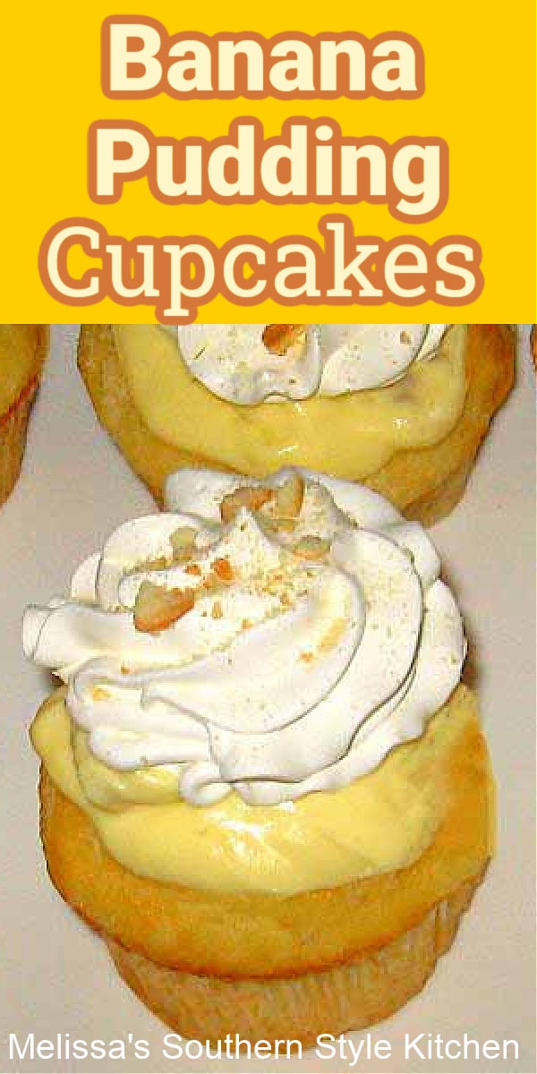Banana Pudding Cupcakes are portable for picnics, barbecues, potluck parties and tailgating #bananapudding #bananapuddingcupcakes #bananas #pudding #southernbananapudding #cupcakes #desserts #dessertfoodrecipes