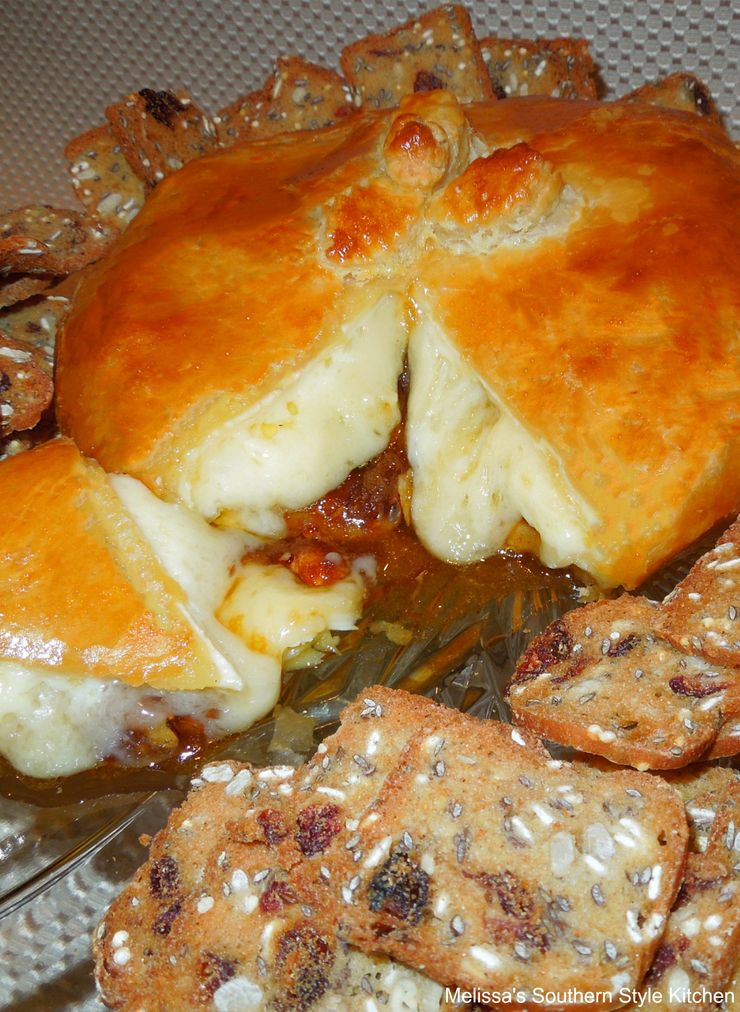 baked brie cheese in puff pastry