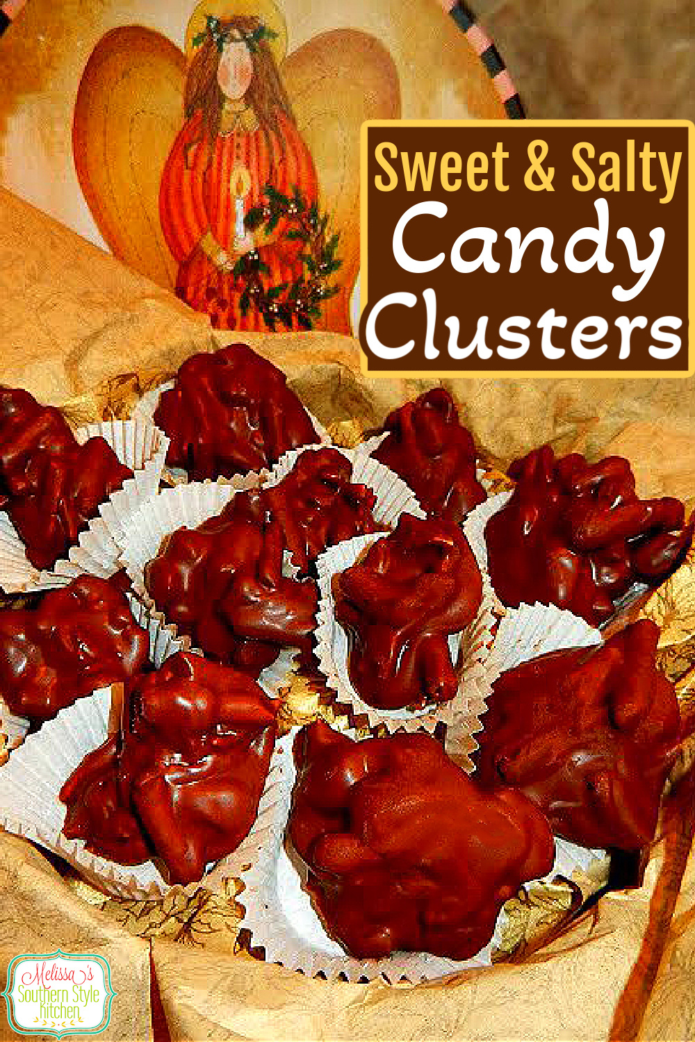 These Sweet And Salty Candy Clusters are oh-so-simple to make and come together in no time flat #candyrecipes #sweetandsaltycandy #pretzelclusters #holidayrecipes #candy #chocolate #fruitandnutcandy via @melissasssk