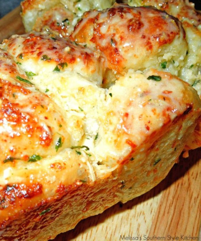 Garlic-Parmesan Cheese Pull Apart Bread 