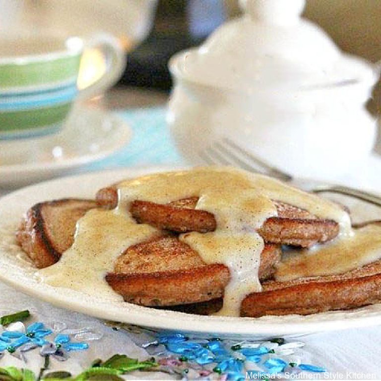 Snickerdoodle Pancakes with Warm Vanilla Bean Sauce