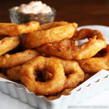 Beer Battered Onion Rings with dipping sauce