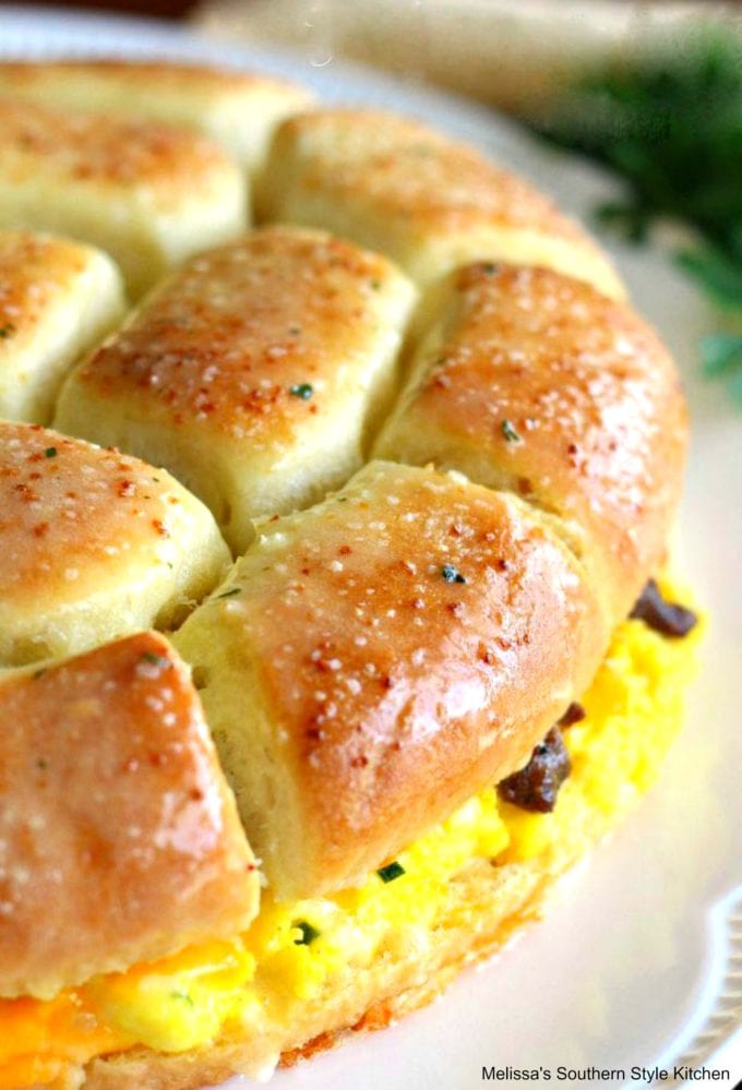 Pull Apart Sausage Egg And Cheese Rolls