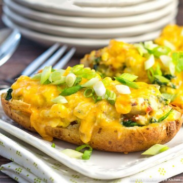 twice-baked-potatoes-with-spinach-bacon-eggs