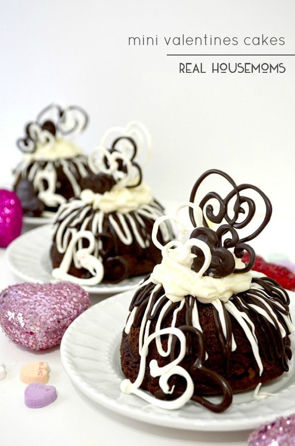 Mini Valentines Cakes