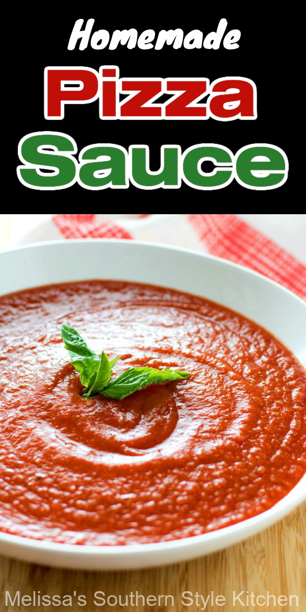 This pizza sauce takes 5 minutes to make! #pizzasauce #homemadepizzasauce #tomatosauce #pizzas #pizzarecipes #dinner #dinnerideas #food #recipes #southernfood #italian #italianinspired #southernrecipes