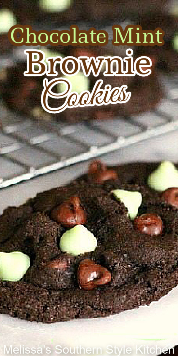 These rich and fudgy Dark Chocolate Mint Brownie Cookies are the best of both worlds #brownies #browniecookies #mint #chocolatemint #cookies #cookierecipes #chocolate #chocolatecookies #chocolatechipcookies #desserts #dessertfoodrecipes #christmascookies #holidaybaking #southernfood #southernrecipes