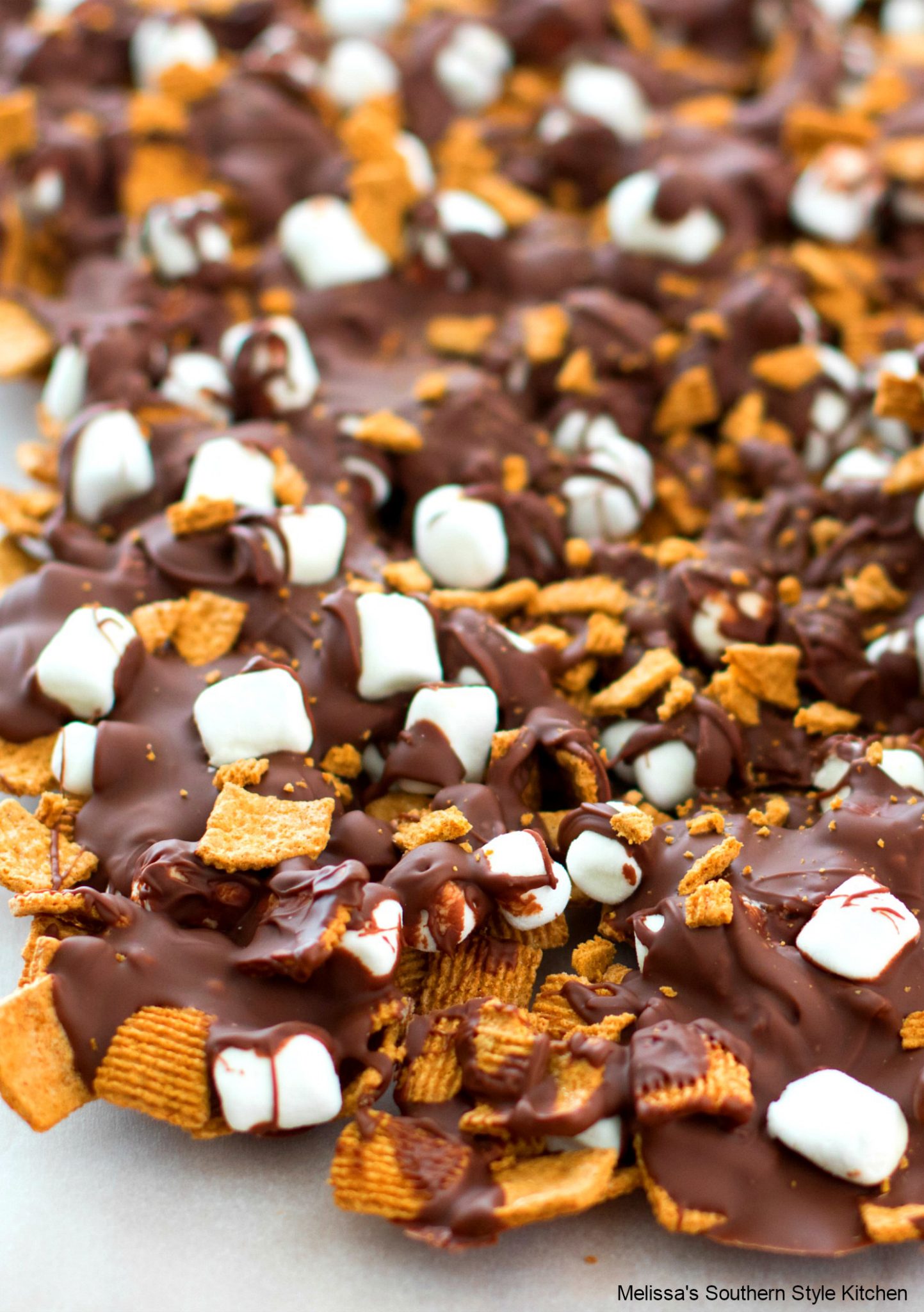 Easy S'mores Candy Bark - melissassouthernstylekitchen.com