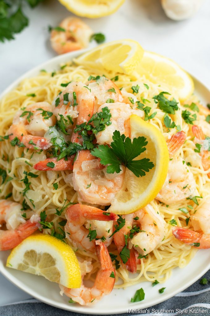 Easy Shrimp Scampi in a pasta bowl with parsley and lemon slices