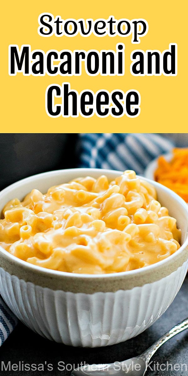 This Creamy Stovetop Macaroni and Cheese requires no oven time at all #macaroniandcheese #macandcheese #cheese #pastarecipes #macaroni #dinner #dinnerideas #southernmacaroniandcheese #southernfood #southernrecipes