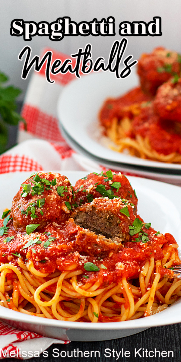 Homemade Spaghetti and Meatballs perfect for any night of the week #spaghettiandmeatballs #spgahettirecipes #meatballs #meatballrecipes #Italianmeatballs #southernrecipes #pastarecipes #spaghetti