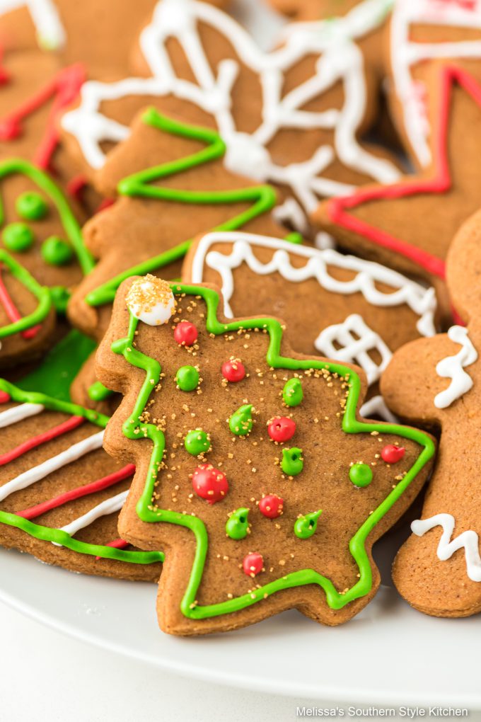 decorated-gingerbread-cookies