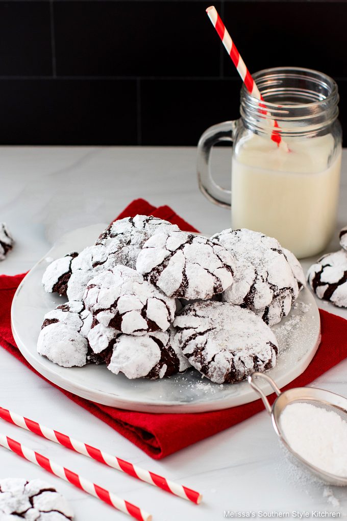 plated-chocolate-crinkle-cookies
