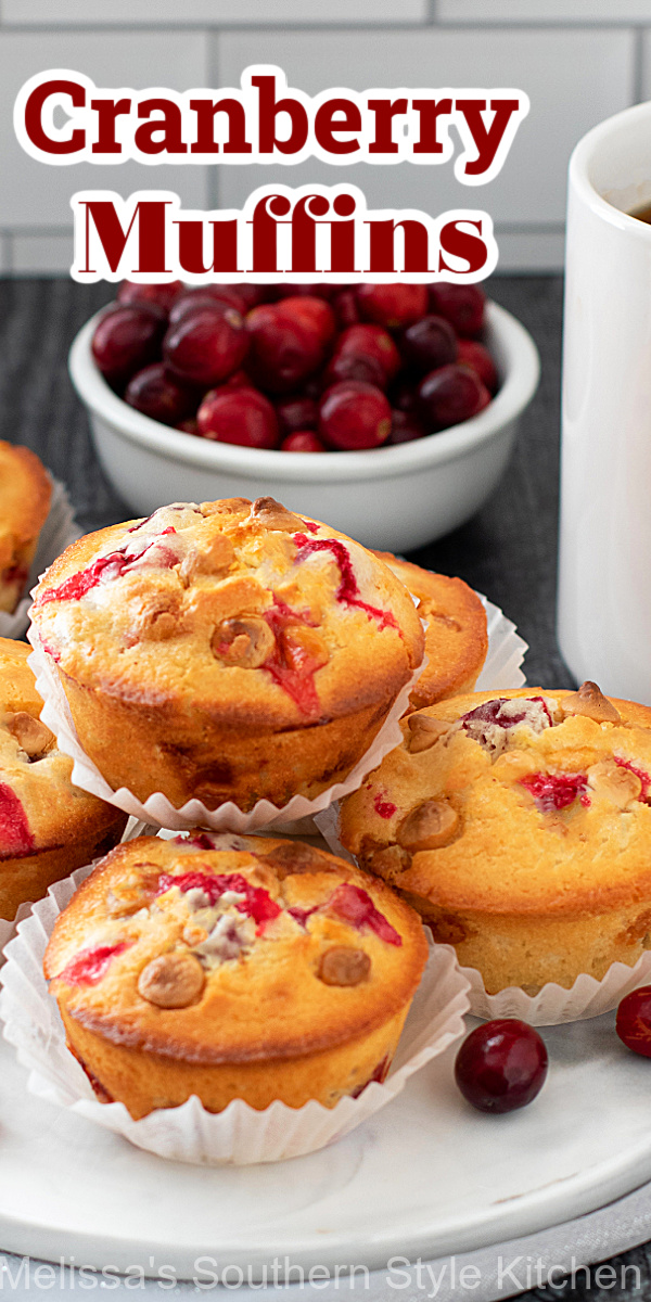 These homemade white chocolate chip Cranberry Muffins are a delicious seasonal option for breakfast, brunch, tea time or dessert #cranberrymuffins #cranberries #whitechocolate #breakfastrecipes #brunchrecipes #easyrecipes #muffinrecipes