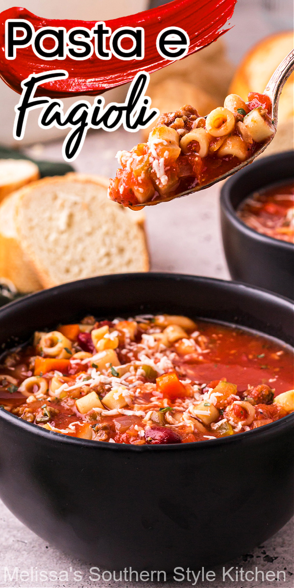 Pasta e Fagioli is hands down one of the most popular soups served at the Olive Garden. Now, you can make your own even better at home! #pastafagioli #soup #copycatolivegardenrecipes #soup #pastaefagioli #Italianrecipes #Italiansoup