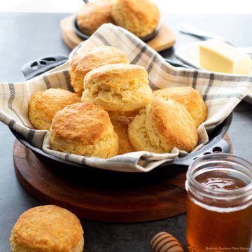 cornmeal-buttermilk-biscuits-recipe