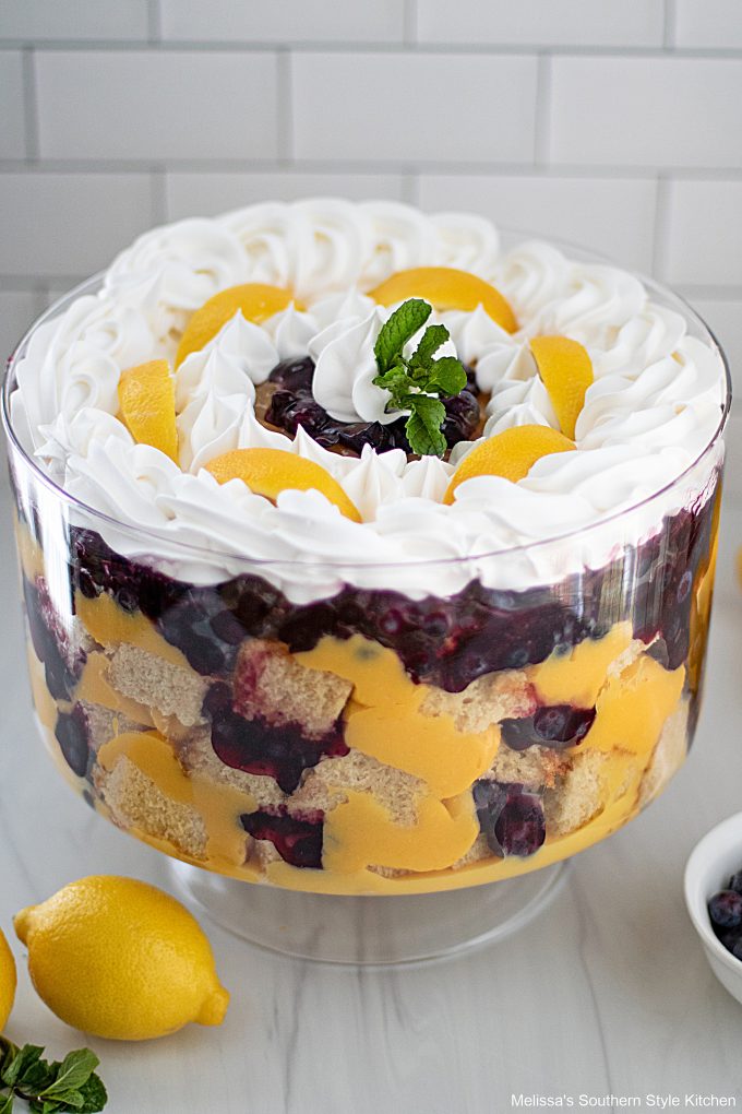 easy-blueberry-lemon-trifle 