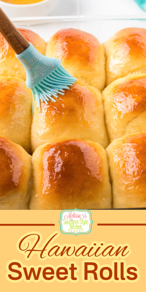 These Homemade Hawaiian Sweet Rolls are sweet and buttery making them a delicious choice for serving at any meal #hawaiiansweetrolls #copycatHawaiiansrolls #homemaderolls #rollsrecipe #easyrolls #dinnerrolls