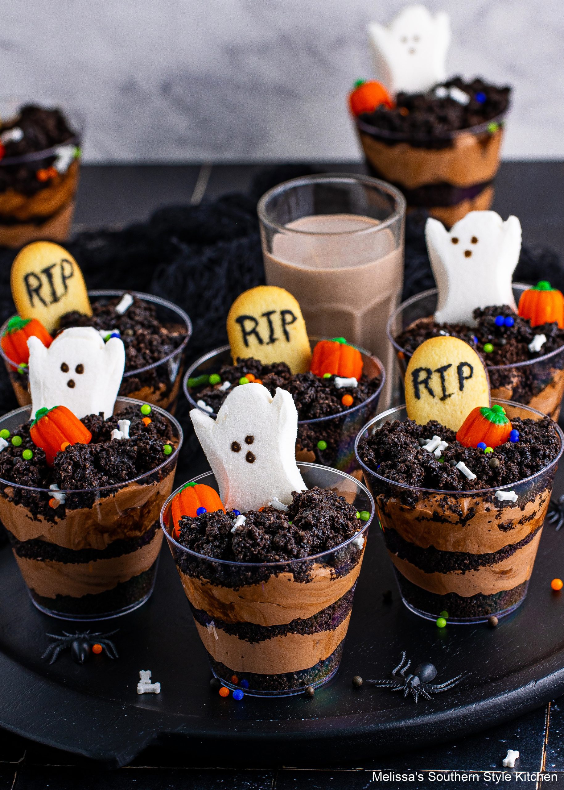 easy-halloween-chocolate-pudding-dirt-cups