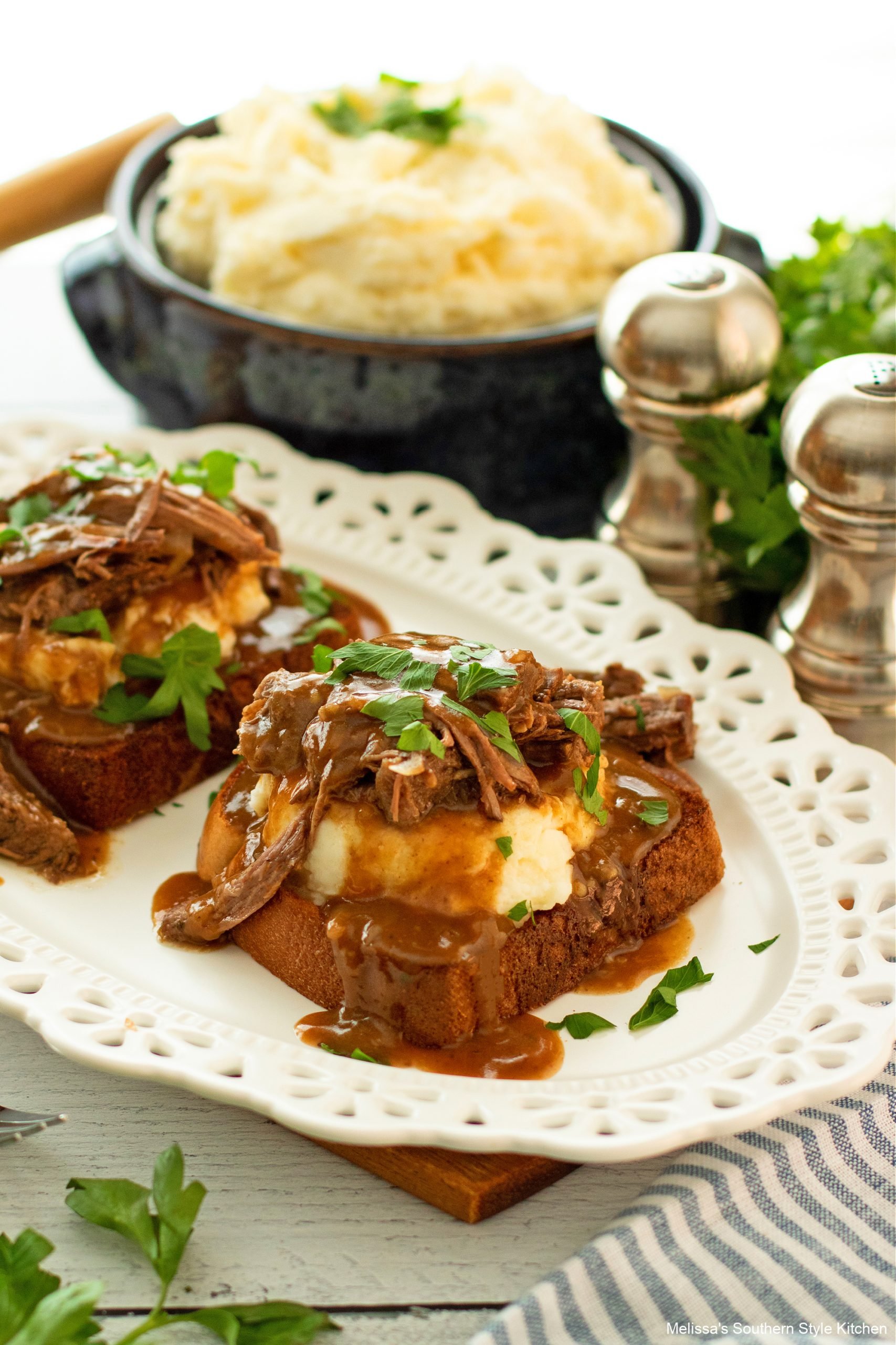 roast-beef-with-gravy-on-mashed-potatoes