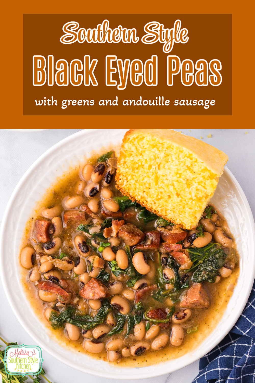 This Southern Black Eyed Peas recipe is a flavor packed dish that the family will love for New Year's Day and year-round #blackeyedpeas #newyearsrecipes #southernpeas #southernblackeyedpeas #recipesforblackeyedpeas #easyblackeyedpeasrecipe