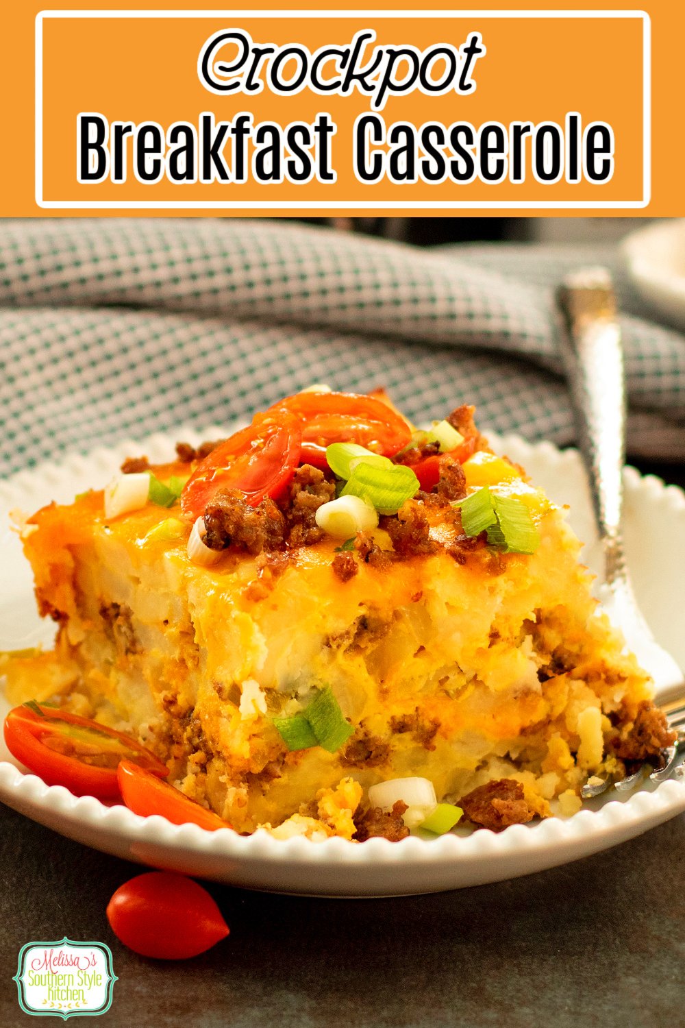 This easy Crockpot Breakfast Casserole can be fully assembled and cooked overnight for a delicious start to the day #crockpotcasserole #crockpotrecipes #slowcookerrecipes #breakfastcasserole #crockpothashbrowns #crockpotbreakfastcasserole #breakfastrecipes