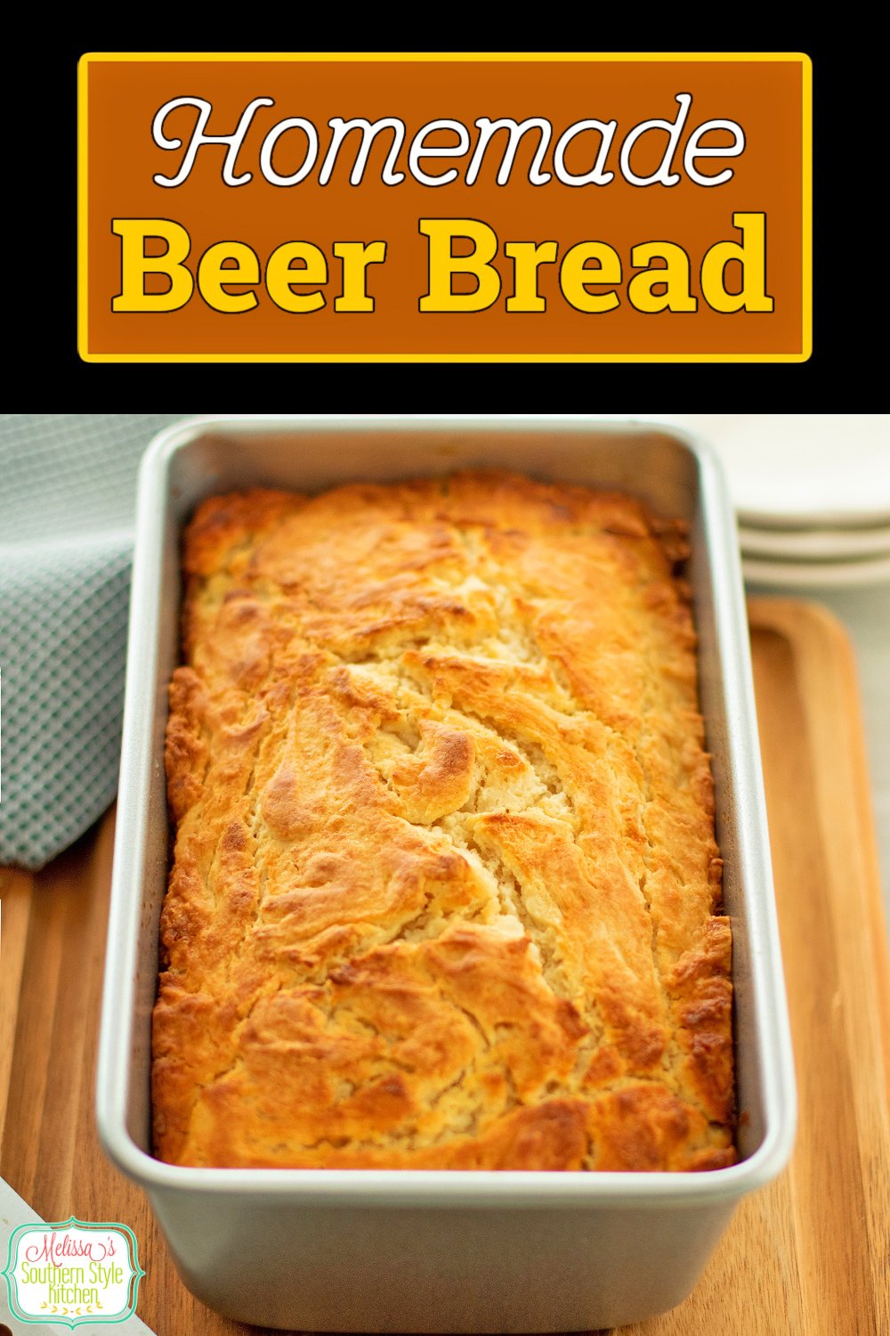 This homemade Beer Bread Recipe only requires 4 ingredients to make! #beerbread #easybreadrecipes #breadrecipes #baking #beerrecipes #bread #easybeerbread