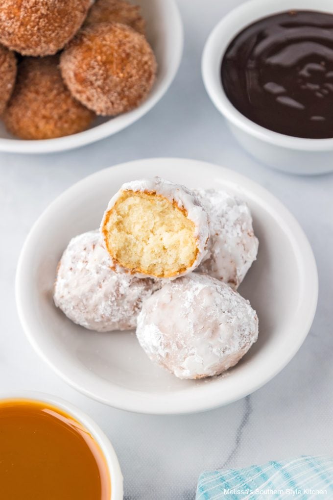 powdered-sugar-doughnuts