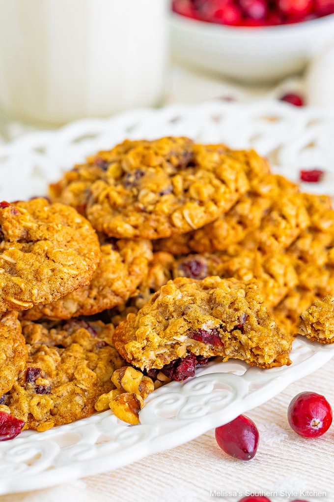 cranberry-white-chocolate-oatmeal-cookie