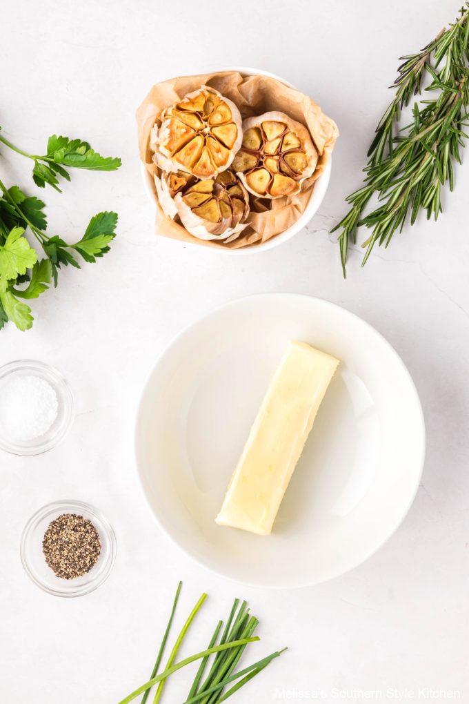 ingredients-to-make-roasted-garlic-butter