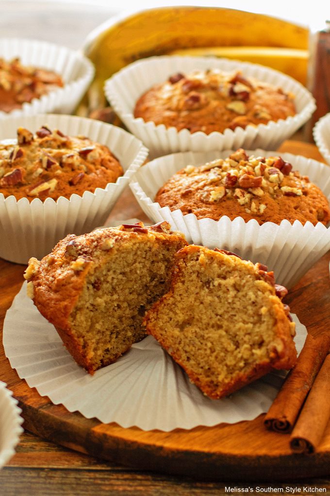 banana-muffins-with-pecans