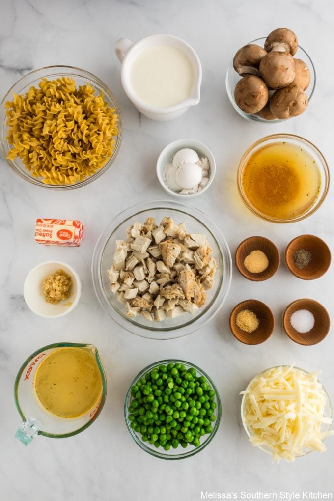 ingredients-to-make-chicken-pasta-bake