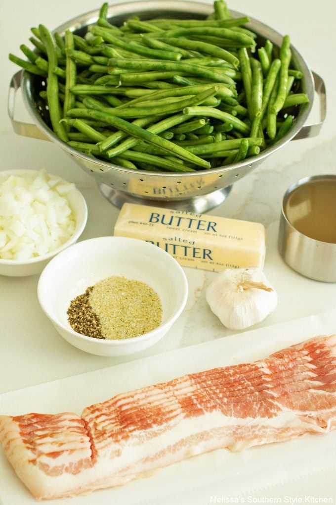 ingredients-to-make-slow-cooker-green-beans