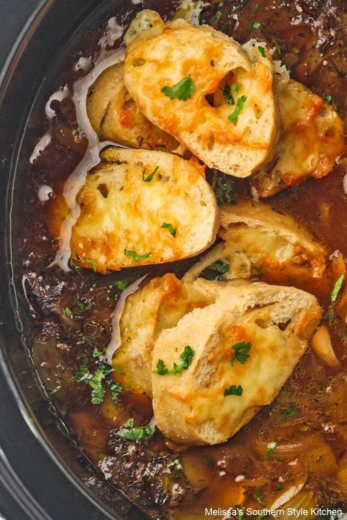 french-onion-slow-cooker-soup