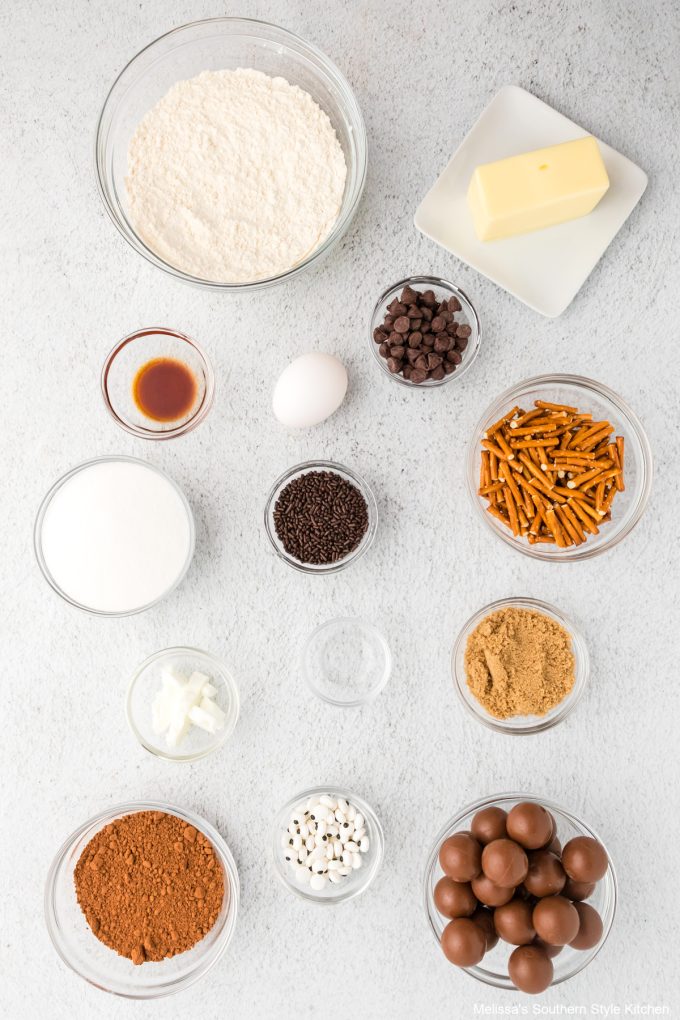 ingredients-to-make-halloween-spider-cookies